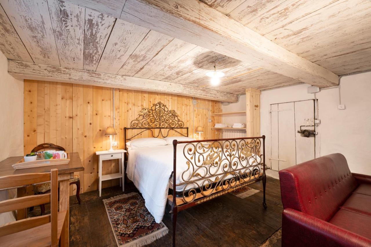 B&B Casa Quaroni Anzino ภายนอก รูปภาพ